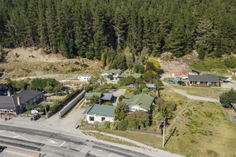 Photo of property in 70 Main Road, Luggate, Cromwell, 9383