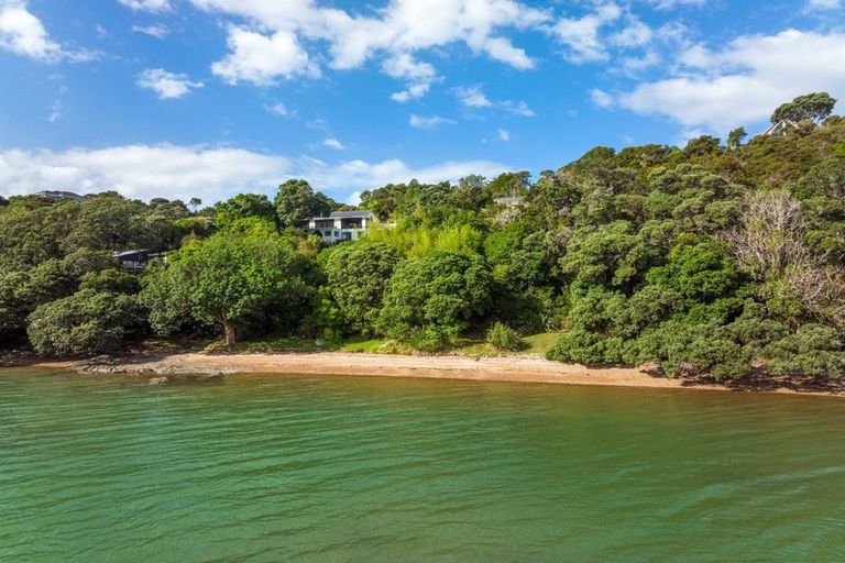 Photo of property in 100 Manganese Point Road, Tamaterau, Whangarei, 0174