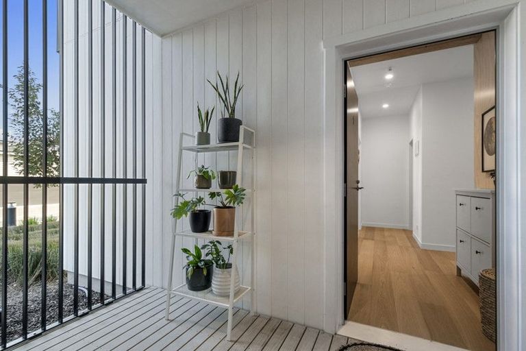 Photo of property in 1/165 Hobsonville Point Road, Hobsonville, Auckland, 0616