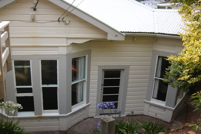 Photo of property in 10 Moana Road, Kelburn, Wellington, 6012