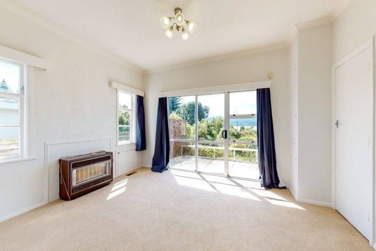 Photo of property in 48 Mana Esplanade, Paremata, Porirua, 5026