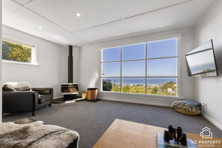 Photo of property in 24 Seaview Terrace, Kew, Dunedin, 9012