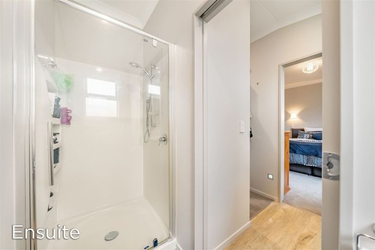 Photo of property in 15 James Nairn Grove, Riverstone Terraces, Upper Hutt, 5018