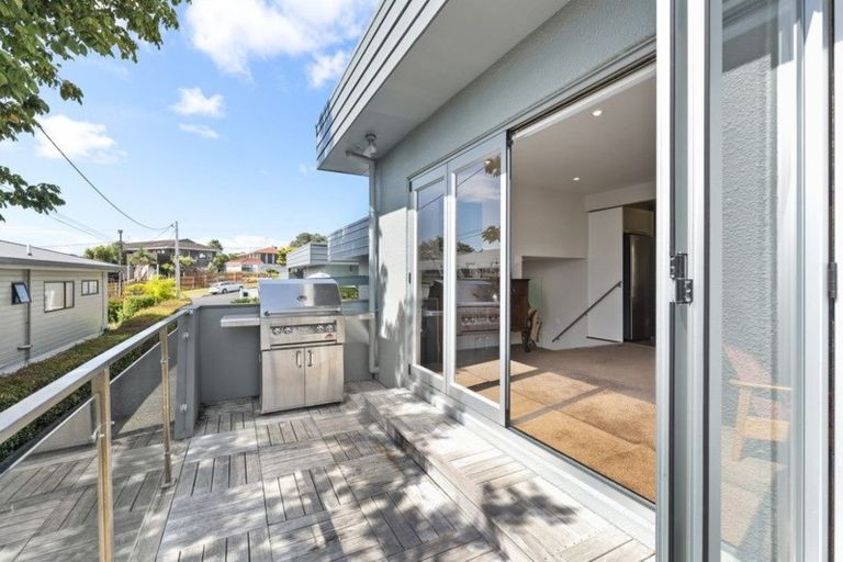 Photo of property in 1/27 Park Rise, Campbells Bay, Auckland, 0630