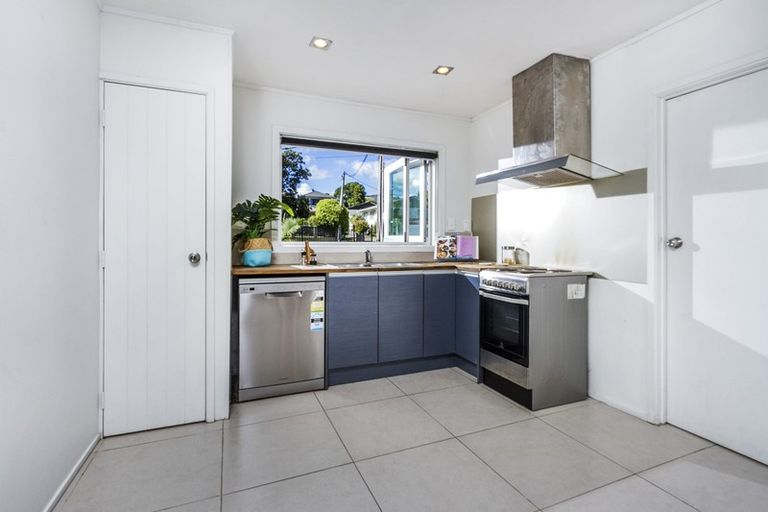 Photo of property in 35a Bay Street, Red Beach, 0932