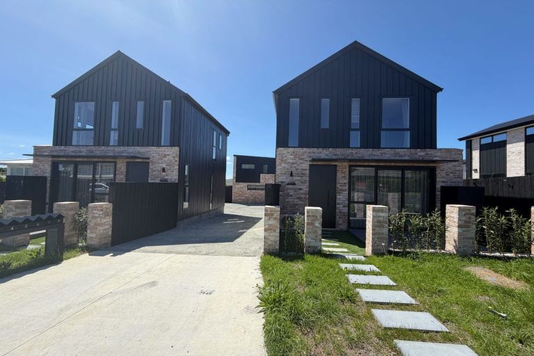 Photo of property in 1/139 Tirimoana Road, Te Atatu South, Auckland, 0602