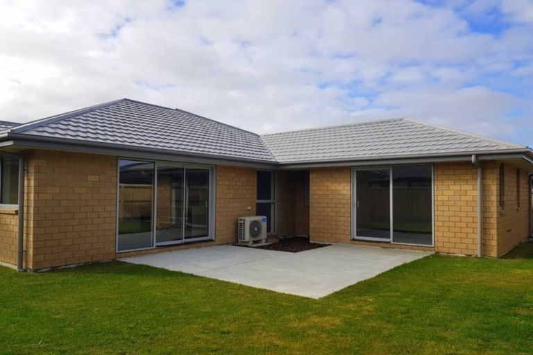 Photo of property in 28 Bradbury Avenue, Rolleston, 7614