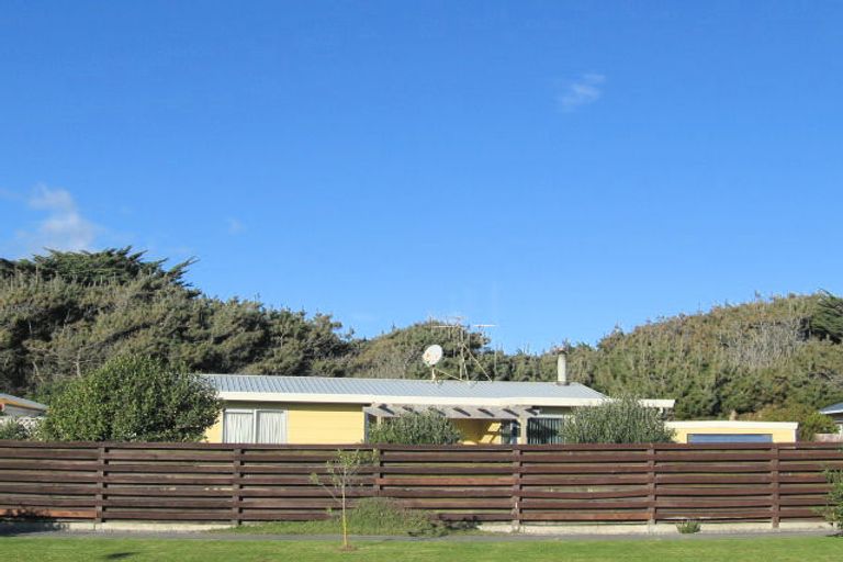 Photo of property in 28 Scott Avenue, Otaki Beach, Otaki, 5512