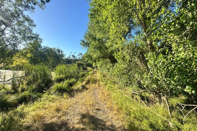 Photo of property in 70 Te Whanga Road, Levin, 5572