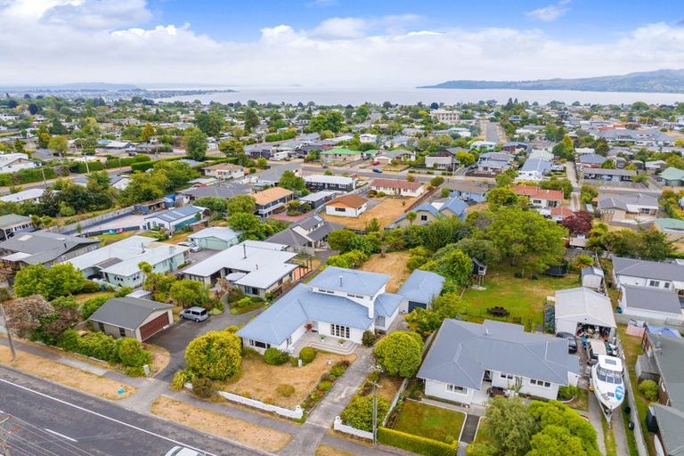 Photo of property in 9 Tamatea Road, Taupo, 3330