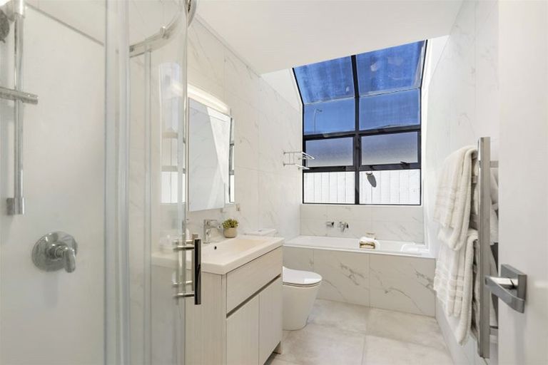 Photo of property in 1/1 Harley Road, Takapuna, Auckland, 0622