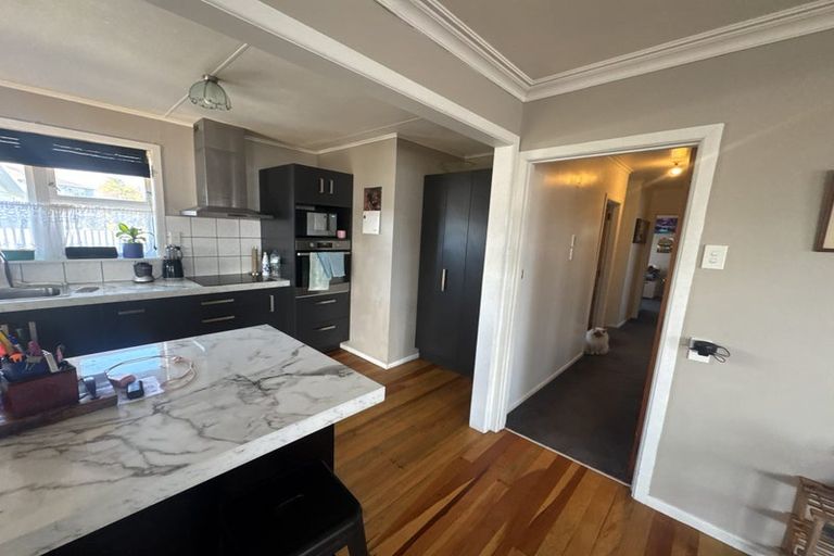 Photo of property in 41 Karaka Crescent, Levin, 5510