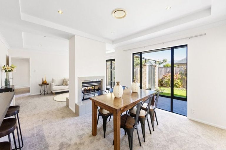 Photo of property in 19 Sovereign Gardens, Halswell, Christchurch, 8025