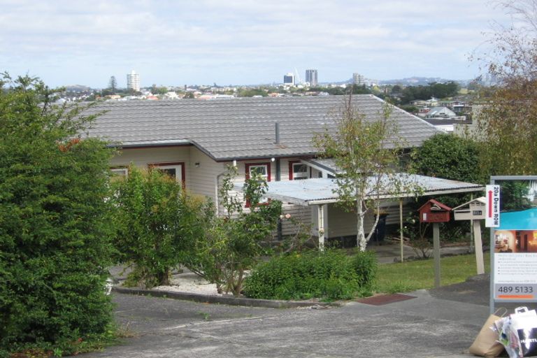 Photo of property in 1/20 Marama Street, Castor Bay, Auckland, 0620
