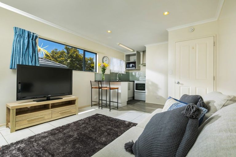 Photo of property in 14a Pounamu Avenue, Greenhithe, Auckland, 0632
