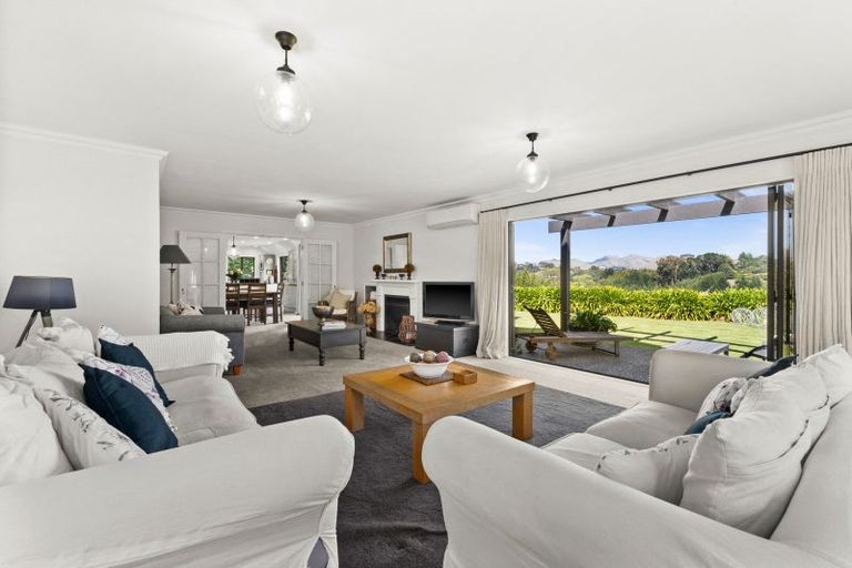 Photo of property in 65 Hikanui Drive, Havelock North, 4130