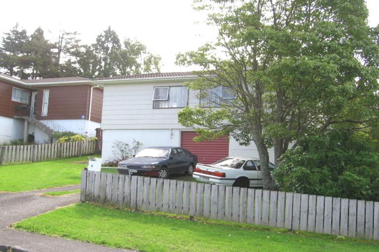 Photo of property in 9 Yule Place, Massey, Auckland, 0614