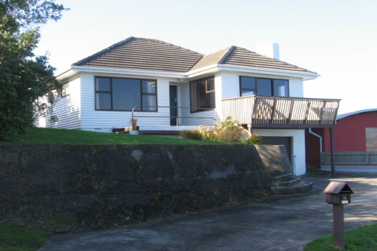 Photo of property in 16 Ogilvy Terrace, Plimmerton, Porirua, 5026