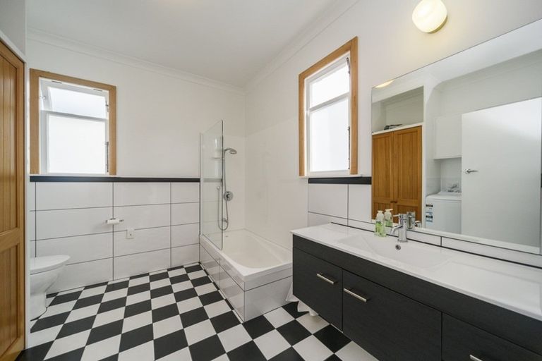 Photo of property in 40 Manawatu Street, Hokowhitu, Palmerston North, 4410