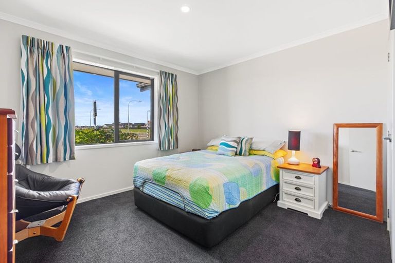 Photo of property in 1 Waikiwi Way, Papamoa, 3118