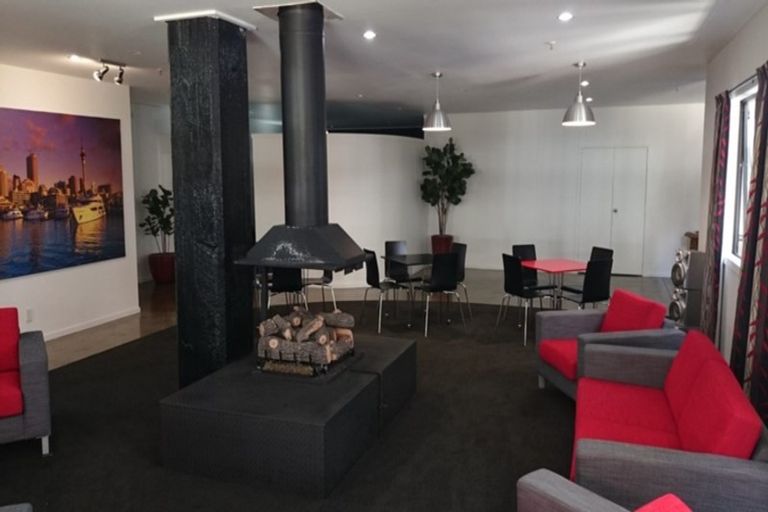 Photo of property in 23 Mcdonald Crescent, Mount Wellington, Auckland, 1060