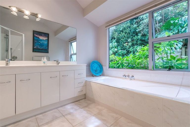 Photo of property in 21 Constable Lane, West Harbour, Auckland, 0618