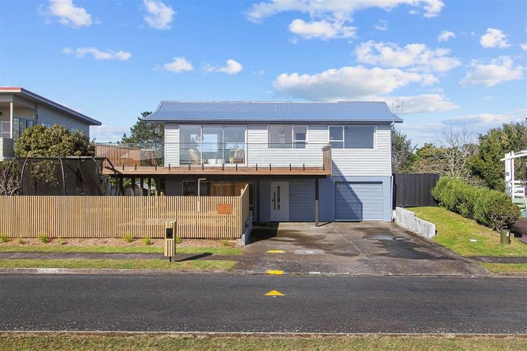 Photo of property in 172 Torkar Road, Clarks Beach, 2122