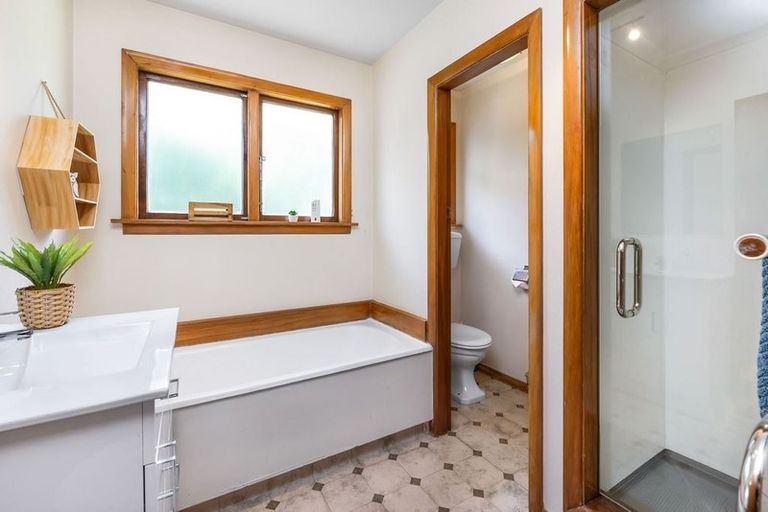 Photo of property in 2/4 Hudson Street, Bryndwr, Christchurch, 8053