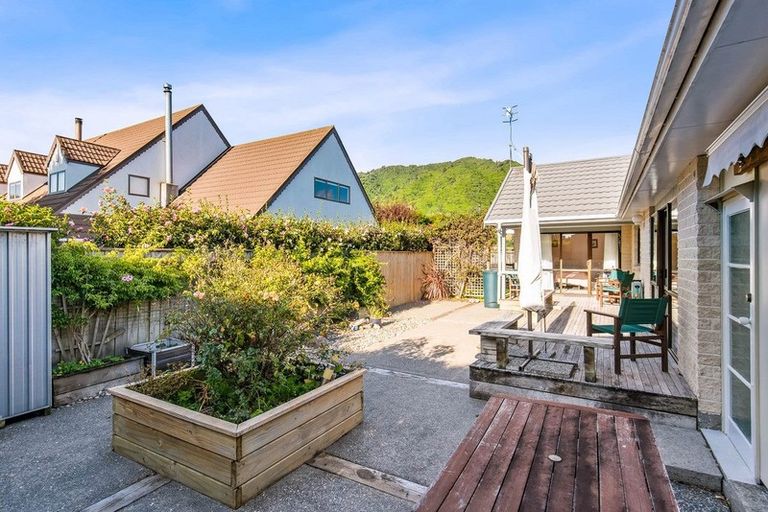 Photo of property in 7a Graham Grove, Waikanae, 5036