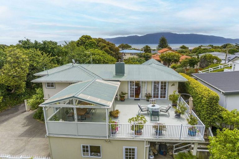 Photo of property in 10 Douglas Street, Paraparaumu Beach, Paraparaumu, 5032