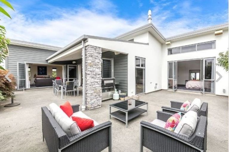 Photo of property in 2 Rossington Drive, West Melton, 7618