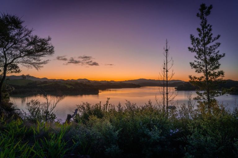 Photo of property in 150 Whangaruru Wharf Road, Whangaruru, Hikurangi, 0184