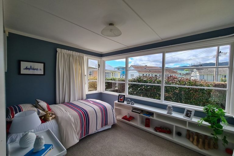 Photo of property in 3 Burke Grove, Naenae, Lower Hutt, 5011