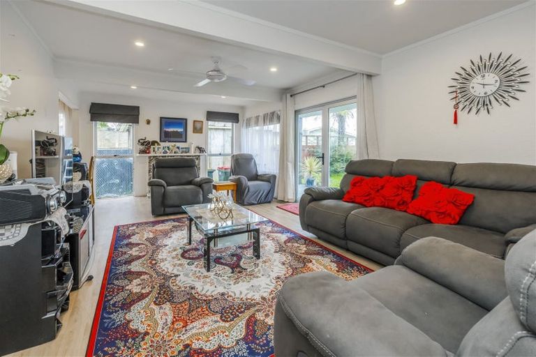 Photo of property in 19 Zodiac Street, Henderson, Auckland, 0610