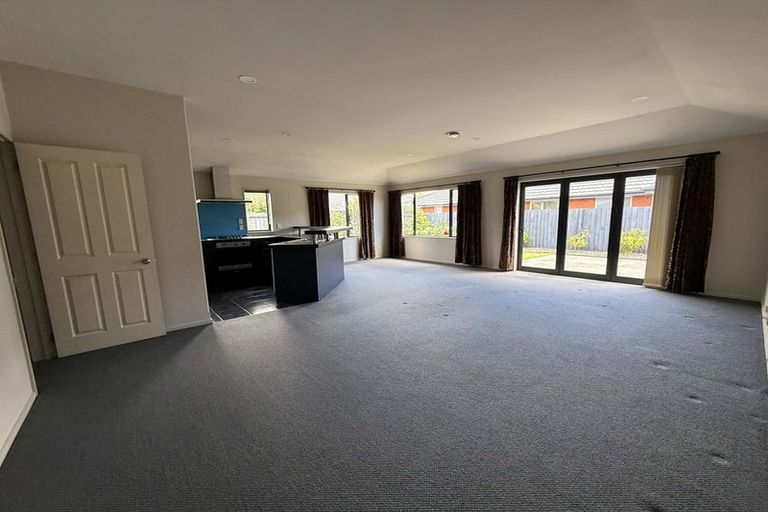 Photo of property in 41 Grimseys Road, Redwood, Christchurch, 8051