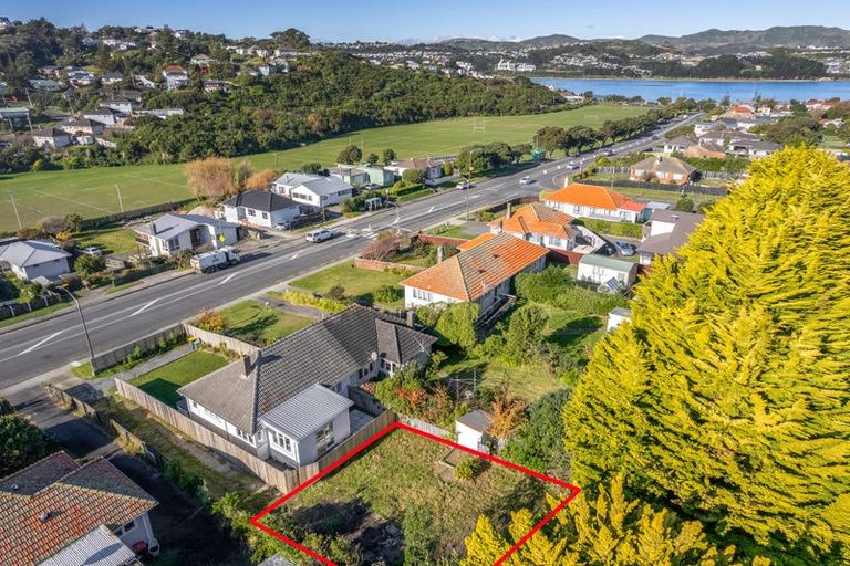 Photo of property in 90a Main Road, Titahi Bay, Porirua, 5022