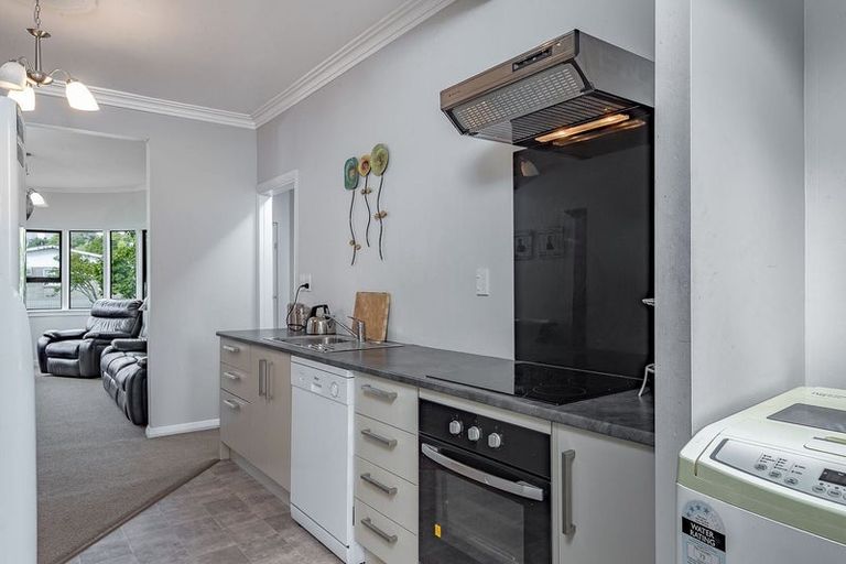 Photo of property in 5 Henry Street, Ebdentown, Upper Hutt, 5018