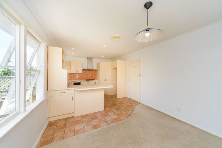 Photo of property in 42 Pitama Road, Awapuni, Palmerston North, 4412