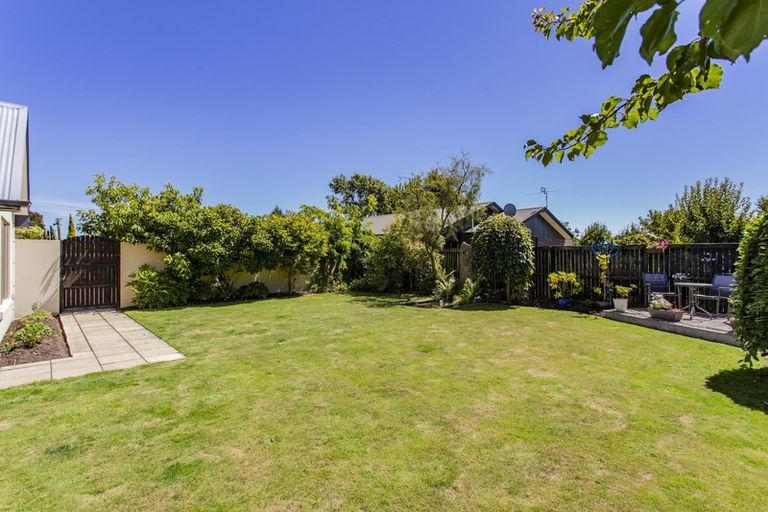 Photo of property in 22 Melford Close, Rangiora, 7400