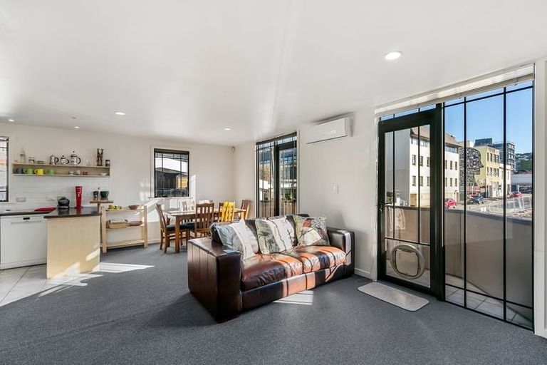 Photo of property in Mendosa Terraces Apartments, 31/9 Ebor Street, Te Aro, Wellington, 6011