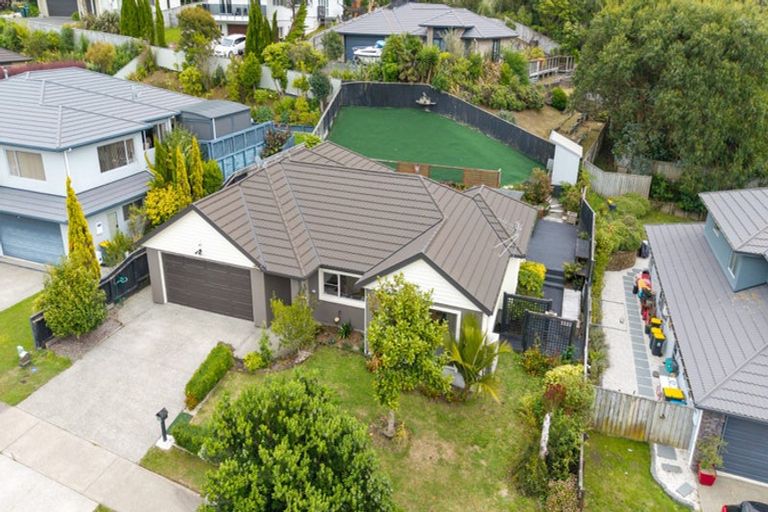 Photo of property in 50 Te Puia Drive, Aotea, Porirua, 5024