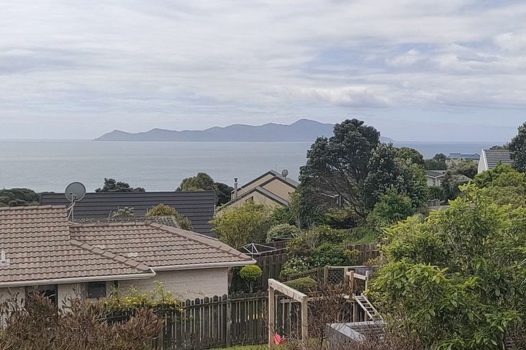 Photo of property in 2 Puketai Place, Pukerua Bay, 5026