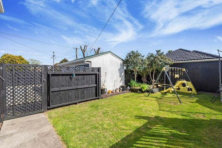 Photo of property in 47 Grove Road, Papakura, 2110