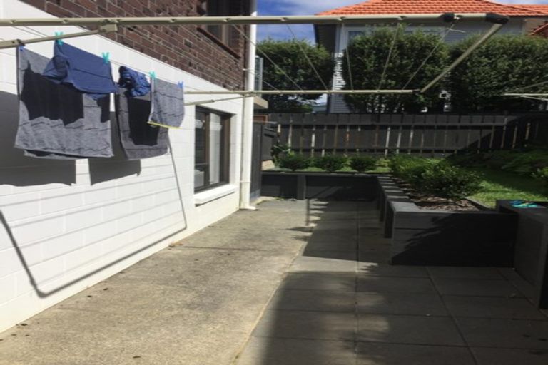 Photo of property in 3/59 Norwood Road, Bayswater, Auckland, 0622