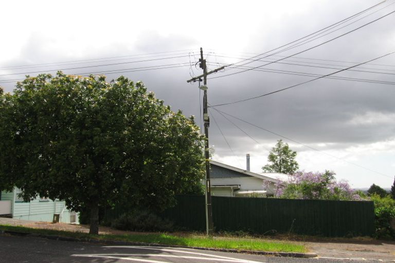 Photo of property in 9 Roberton Road, Avondale, Auckland, 1026