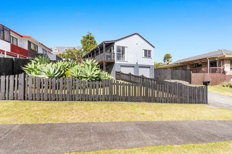 Photo of property in 152 Everglade Drive, Totara Heights, Auckland, 2105