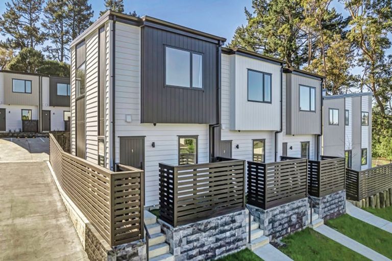 Photo of property in 3/60 Kemp Road, Massey, Auckland, 0614