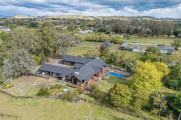 Photo of property in 2383 State Highway 2, Waipukurau, 4200