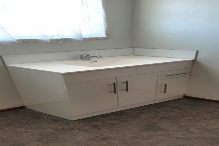 Photo of property in 1/10 Ropiha Street, Fitzroy, New Plymouth, 4312