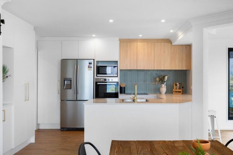 Photo of property in 19 Richards Park Lane, Fernhill, Queenstown, 9300